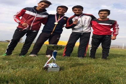 3. Kademe yarışlarında Yıldız Erkekler kategorisinde birinci oldu