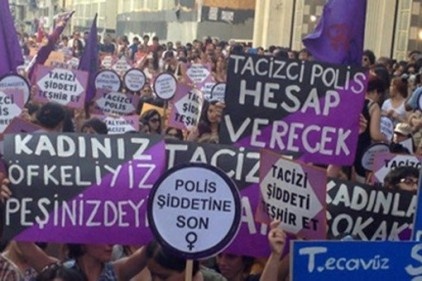49 kadın gözaltında tacize maruz bırakıldı 