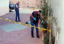 5 katlı evin terasından düşen 3 yaşındaki çocuk hayatını kaybetti
