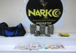 3 kilo 800 gram bonzai ele geçirildi 