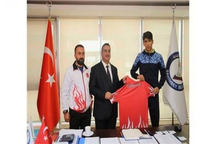 68 kiloda şampiyon oldu