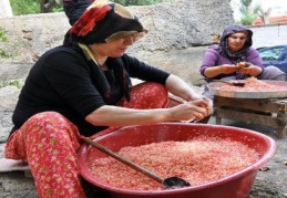 15 kilo nardan 1 kilo nar pekmezi çıkıyor