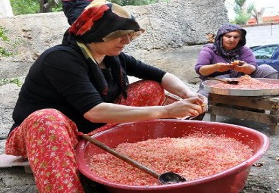 15 kilo nardan 1 kilo nar pekmezi çıkıyor