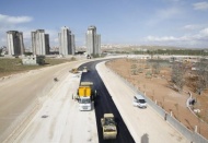 12 kilometre uzunluğunda 12 şeritli yol asfaltlanıyor