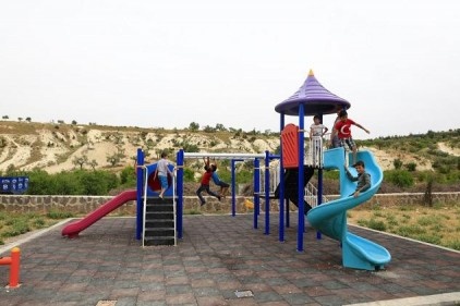 50 kırsal mahalleye çocuk oyun grubu kuruldu