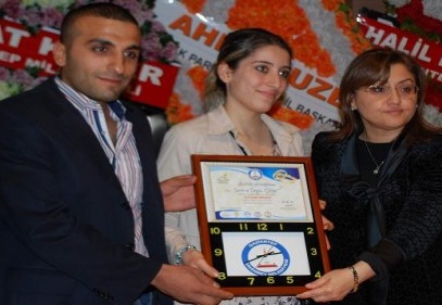 950 kişi evlilik okulundan mezun oldu