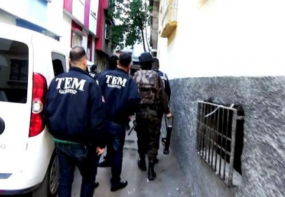 15 kişi gözaltına alındı