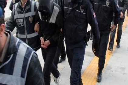 8 kişi gözaltında