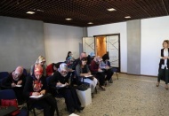 20 kişilik anne grubuna aile içi iletişim anlatıldı