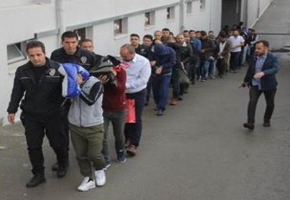 60 kişilik dolandırıcı çetesi adliyeye sevk edildi 