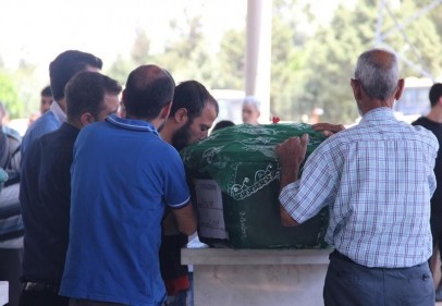 3 kişinin cenazesi, Gaziantep’te gözyaşları arasında defnedildi