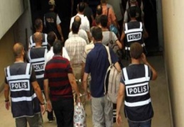 14 komiser yardımcısı gözaltına alındı. 