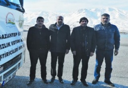 230 koyun ve keçi bağışladılar