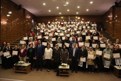 141 kursiyer daha sertifikalarını aldı