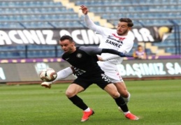 12 maçlık yenilmezlik serisini Gazişehir deldi