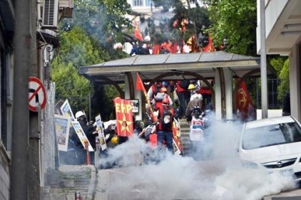 1 Mayıs Taksim&#8217;de kutlanmasın diye İstanbul&#8217;u kapattılar