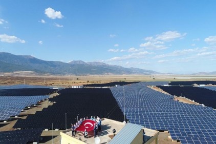 25 megavat gücündeki güneş enerjisi santrali üretime başladı