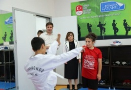 12 merkezde 12 branşla ortalama 10 bin 700 sporcu adayına spor eğitimi verdi