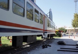 30 metre ve 40 ton ağırlığındaki tren vagonu tır üstünde taşındı