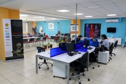 250 metrekarelik ofisten yayın yapan Rozana FM&#8217;i 2 buçuk milyon Suriyeli dinliyor 