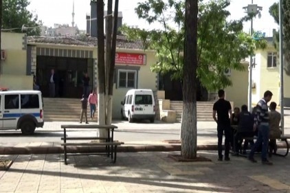 9 metrelik direkten düşerek öldü 