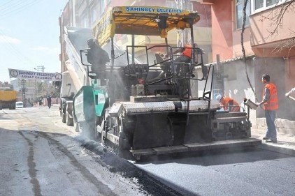 1 milyon 852 bin metrekare asfalt kaplama ve yama yapıldı