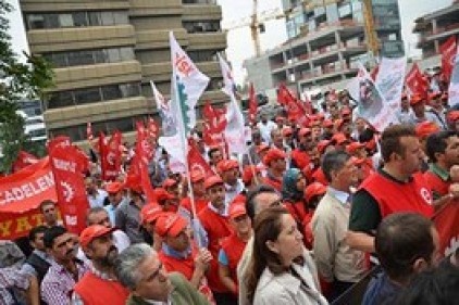 Gaziantep’te günde 12 bin çift ayakkabı üretiliyor