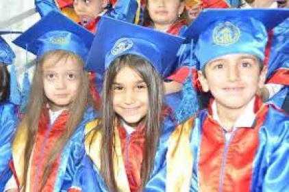 160 minik öğrenci Gaziantep Kolej Vakfında törenle kep attı