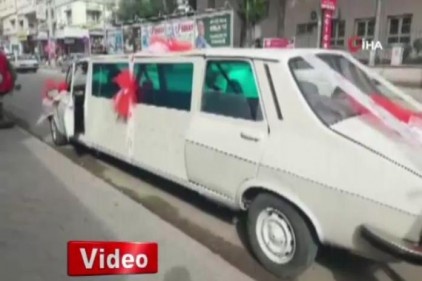 1978 model otomobili limuzine çevirip gelin arabası yaptı