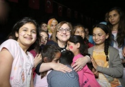 "23 Nisan, millet egemenliğinin en bariz göstergesidir" 