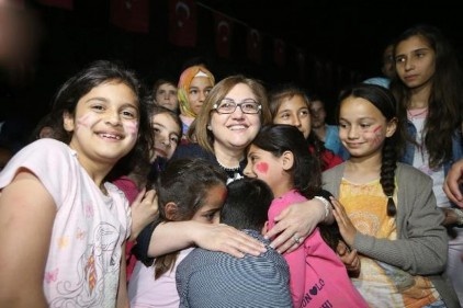 "23 Nisan, millet egemenliğinin en bariz göstergesidir" 