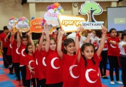 Spor şenlikleri başladı