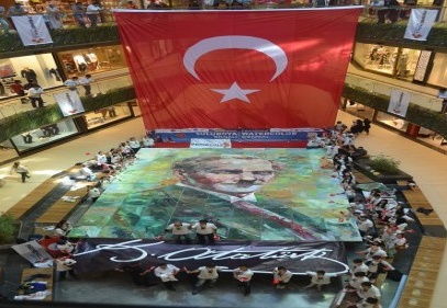 23 Nisan’a Dev Atatürk Portresi ile damga vurdu