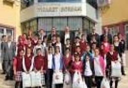 600 öğrenciye kıyafet yardımı yapıldı