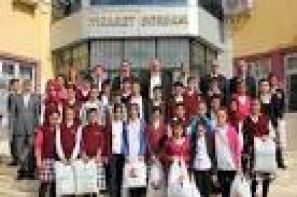 600 öğrenciye kıyafet yardımı yapıldı