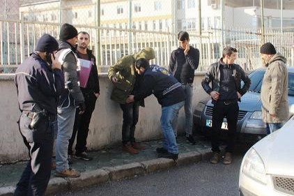 18 okul çevresinde 240 polisle huzur uygulaması