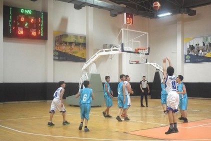 21 okulun basketbol takımından 300&#8217;ü aşkın sporcu öğrenci forma giyecek