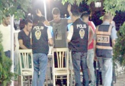31 okulun çevresinde bulunan 80 iş yeri, 217 araç denetlendi