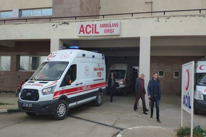 2 otomobil çarpıştı: 4 yaralı
