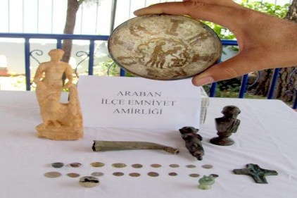 26 parça tarihi eser ele geçirildi