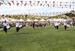 500 pehlivan yarıştı