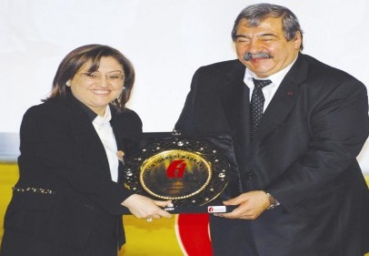 11 plaket verildi