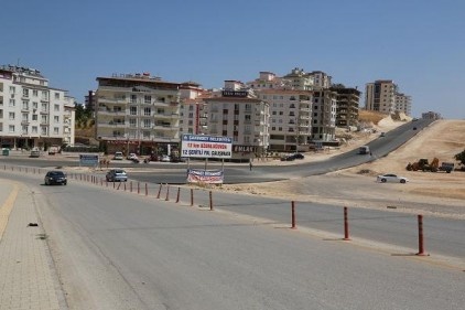 12 şeritli Yeşilvadi Bulvarı asfaltlanıyor
