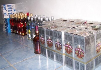 56 şişe kaçak içkiye el konuldu