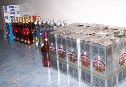 56 şişe kaçak içkiye el konuldu