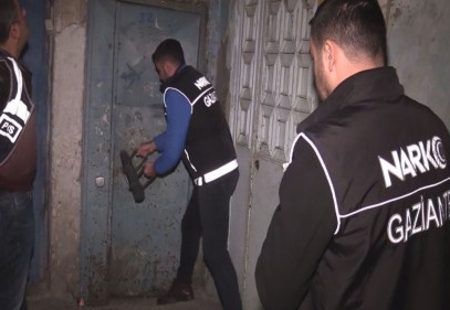 25 şüpheli gözaltına alındı