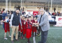 21 takıma kupa, 315 sporcuya madalya ve sertifika sunuldu