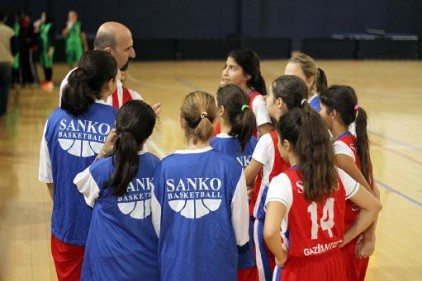 15 Temmuz demokrasi şehitlerini anma basketbol turnuvası 