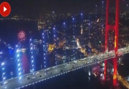 15 Temmuz Şehitler Köprüsü’nde yılbaşı coşkusu...
