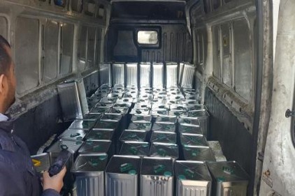 2 ton 180 kilogram kaçak zeytinyağı ele geçirildi